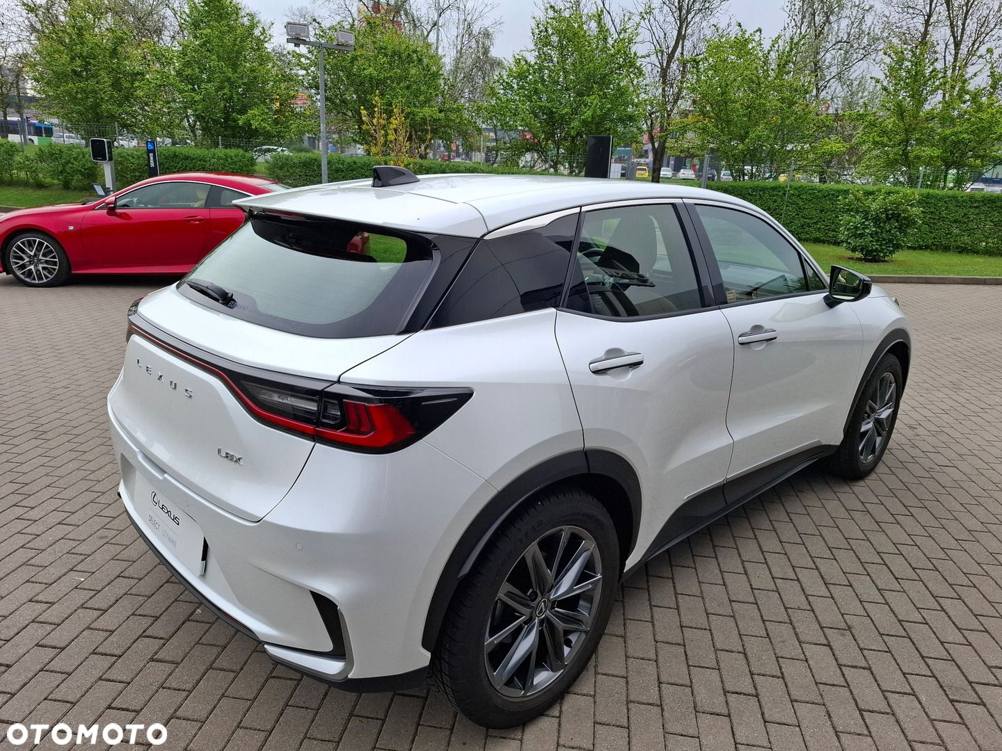 Lexus LBX 1.5 Hybrid Relax AWD - 5