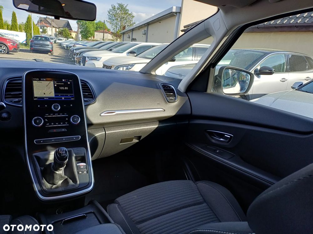 Renault Grand Scenic - 25