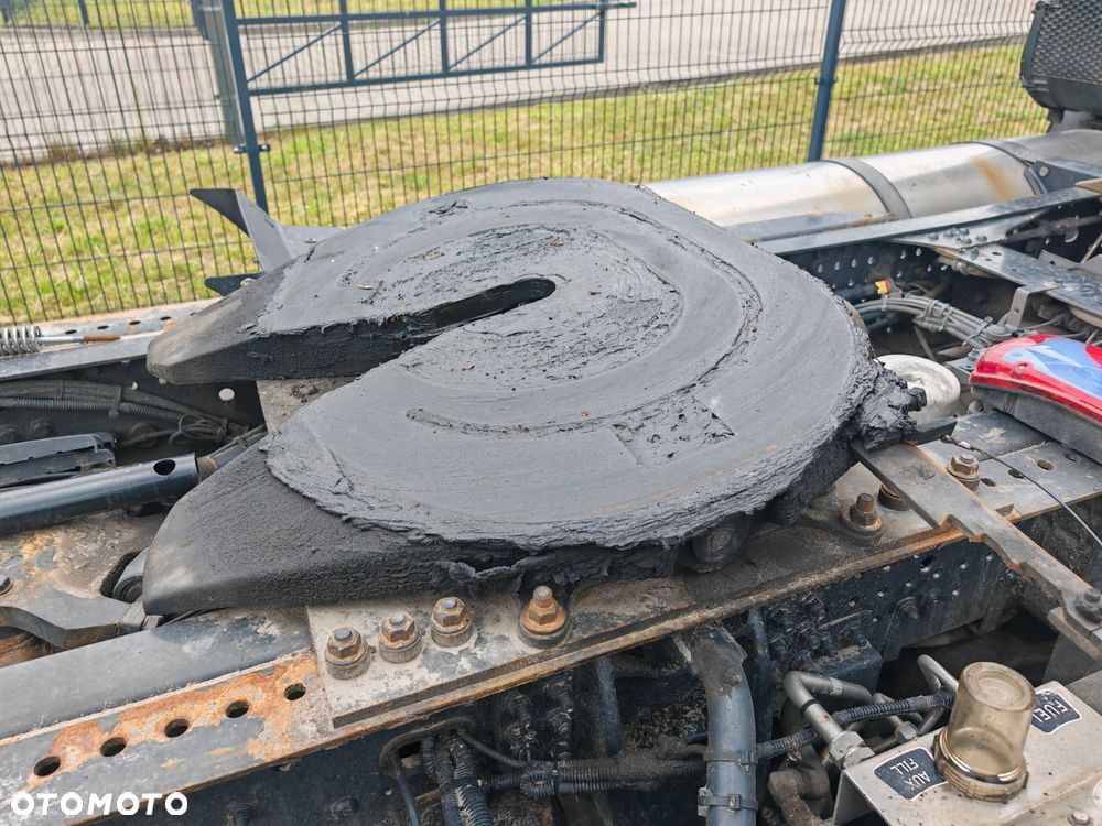 SIODŁO NISKIE Z PŁYTĄ IVECO S WAY - 1