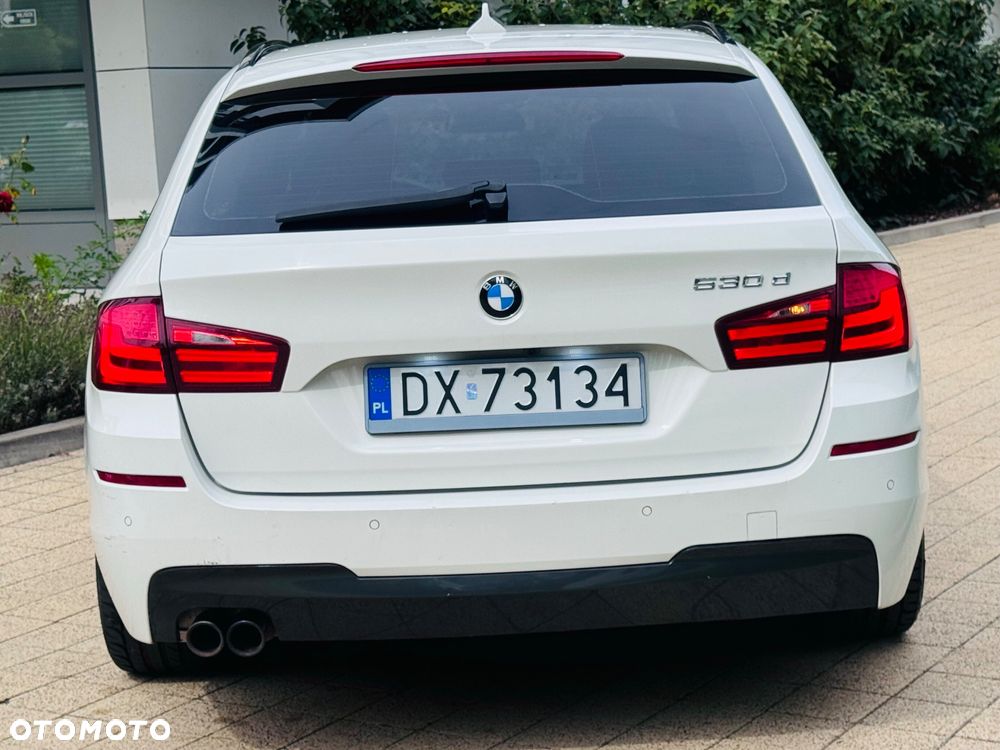 BMW Seria 5 530d xDrive - 10