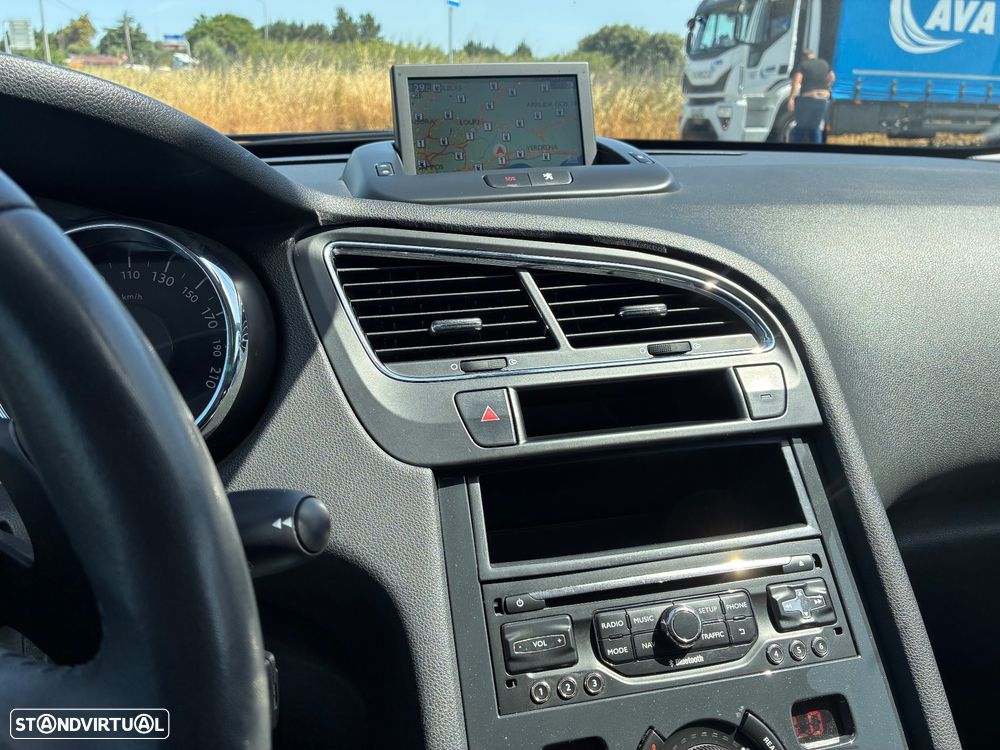 Peugeot 5008 1.6 E-HDi 7L Active 2-Tronic - 20
