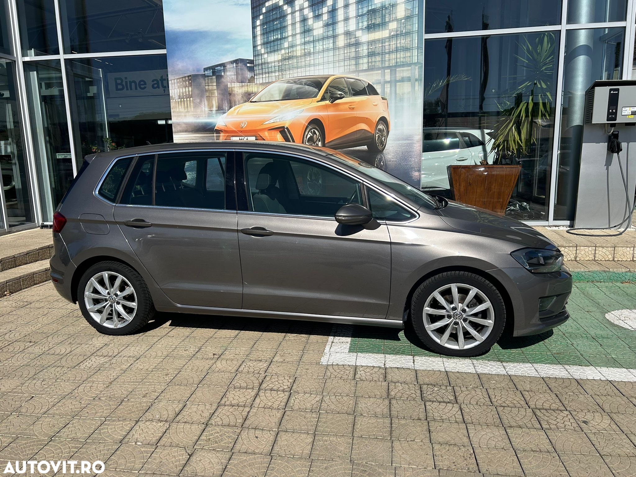 Volkswagen Golf Sportsvan 1.6 TDI DPF DSG BMT Highline - 2