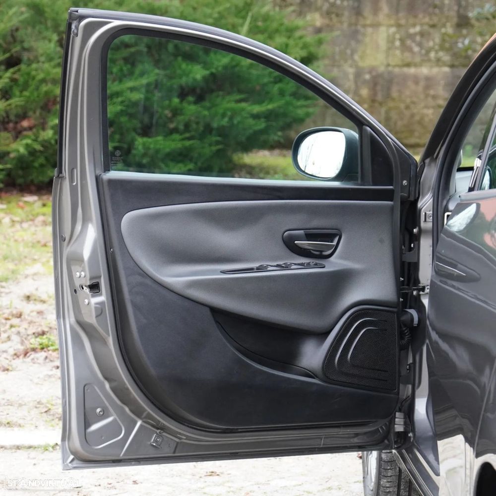 Lancia Ypsilon 1.2 Oro S&S - 23