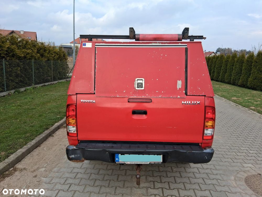 Toyota Hilux 2.5 D-4D DLX - 13