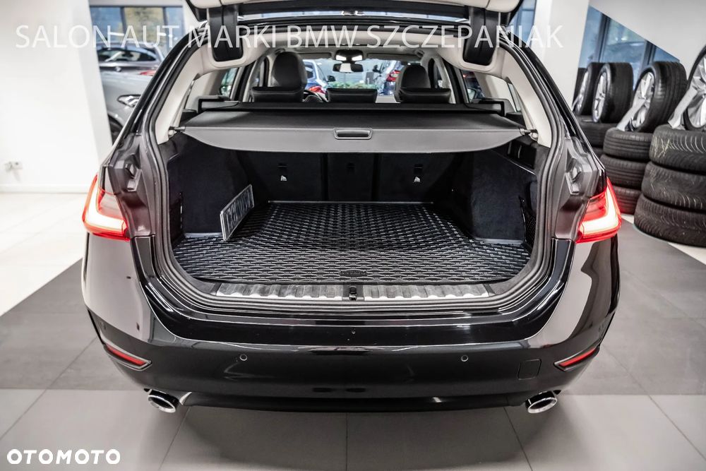 BMW Seria 3 320d Sport Line - 28
