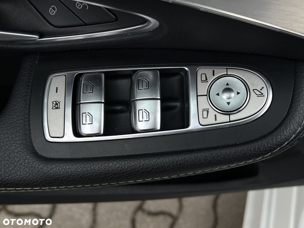 Mercedes-Benz Klasa C 300 9G-TRONIC Avantgarde - 14