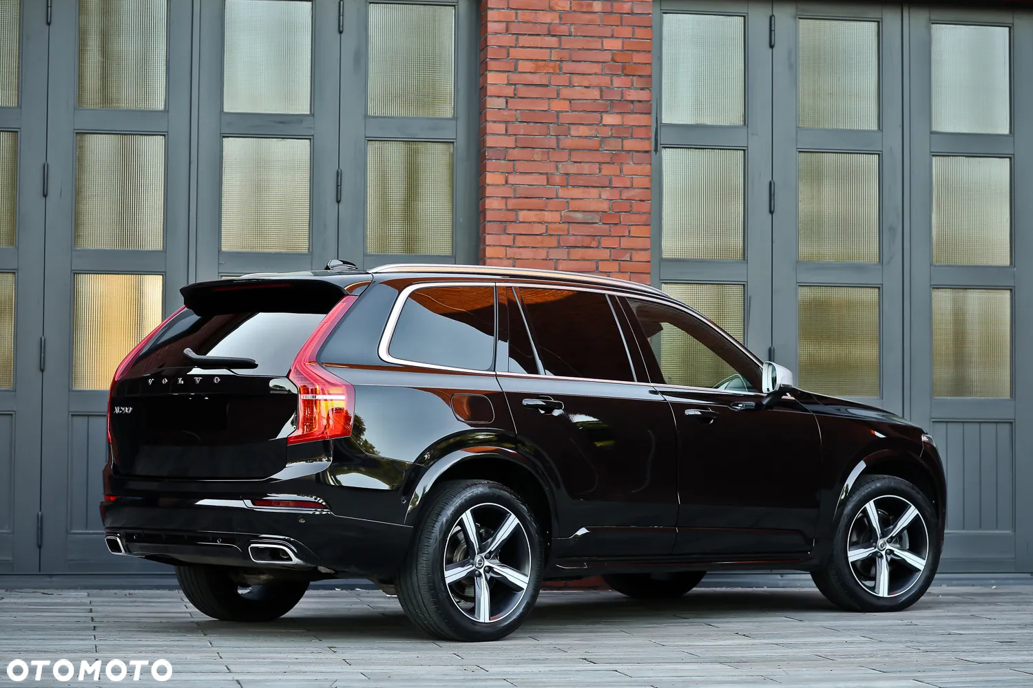 Volvo XC 90 D5 AWD Geartronic RDesign - 16