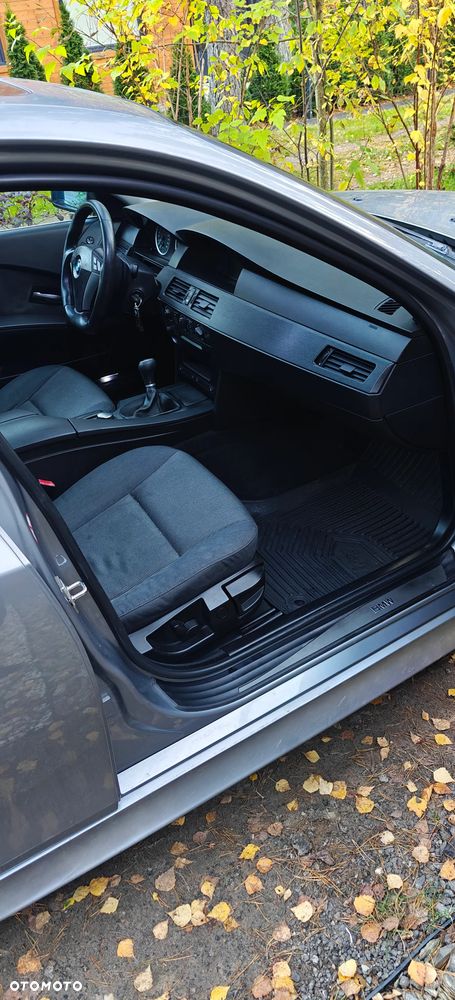BMW Seria 5 520i - 15