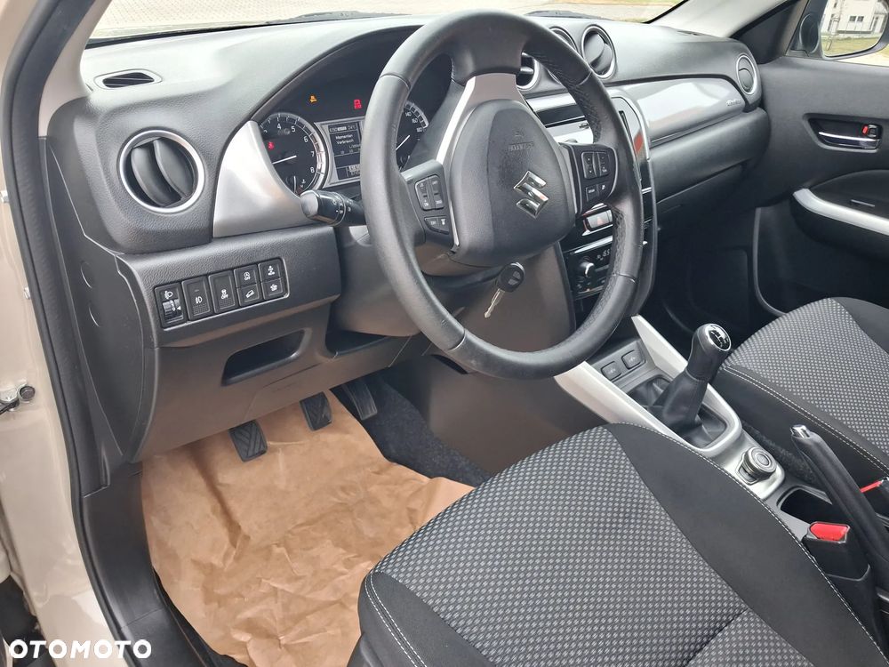 Suzuki Vitara 1.6 (4x4) Allgrip Comfort+ - 16