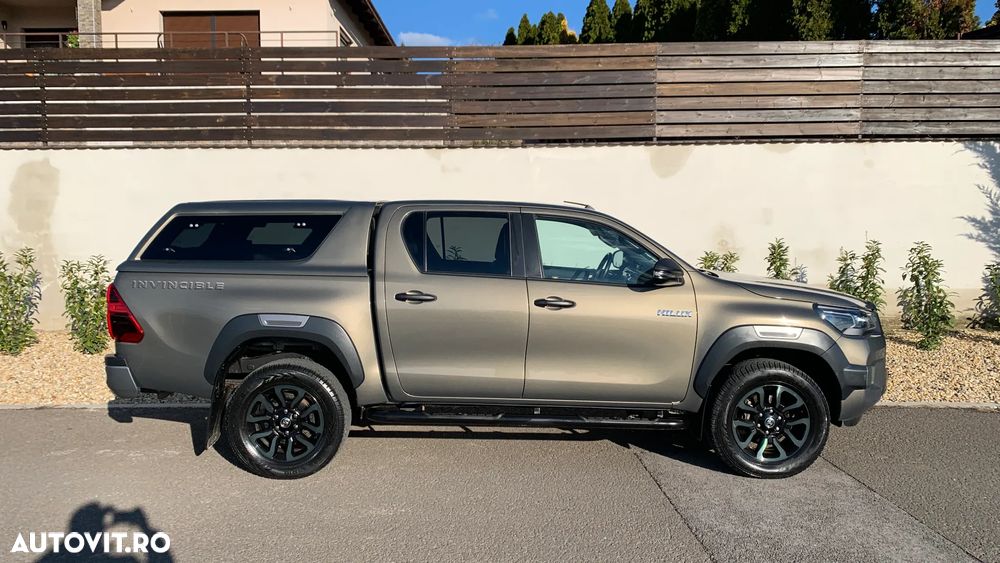 Toyota Hilux 2.8D 204CP 4x4 Double Cab AT Invincible Color Edition - 11