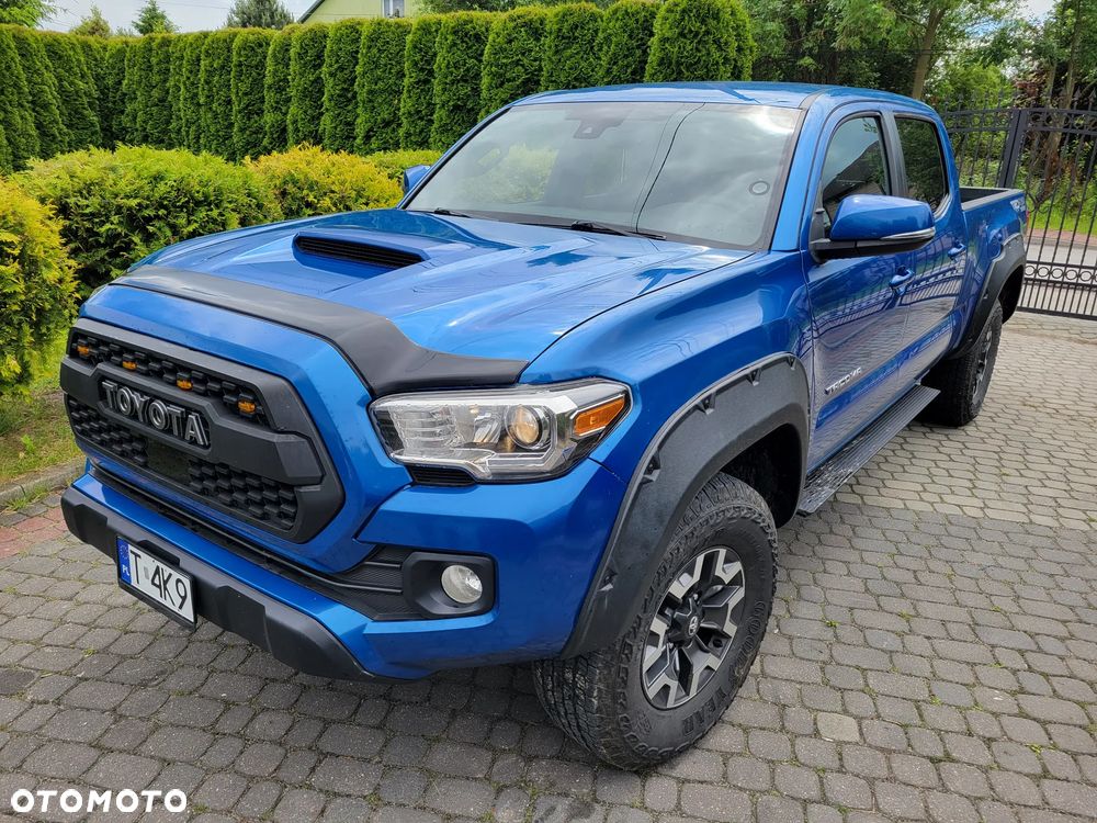 Toyota Tacoma - 4
