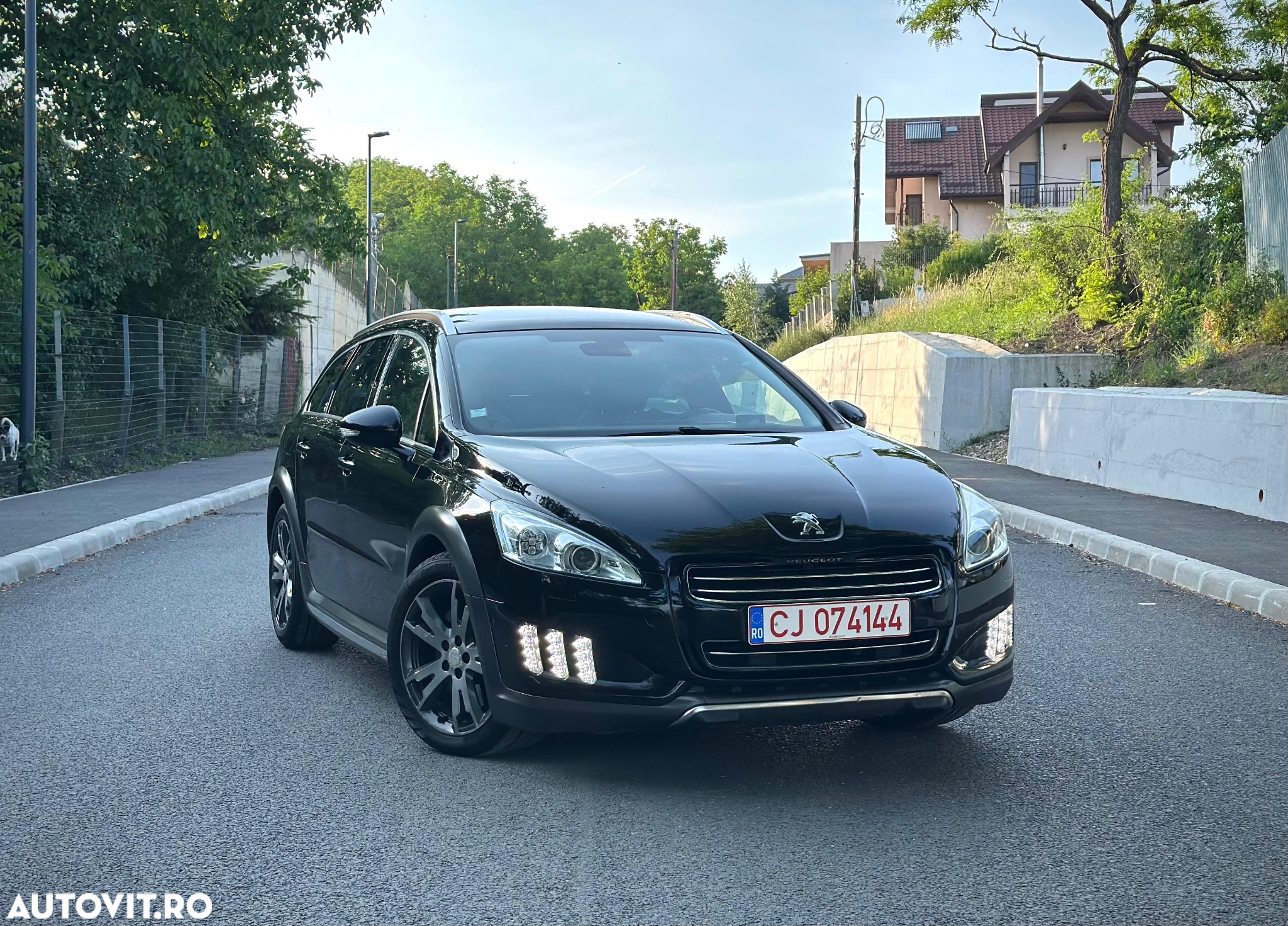 Peugeot 508 RXH Hybrid4 - 2