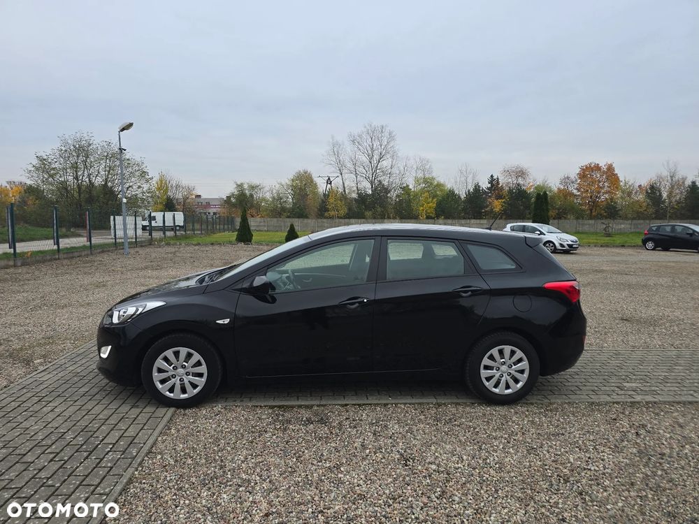 Hyundai i30 blue 1.4 Classic - 11