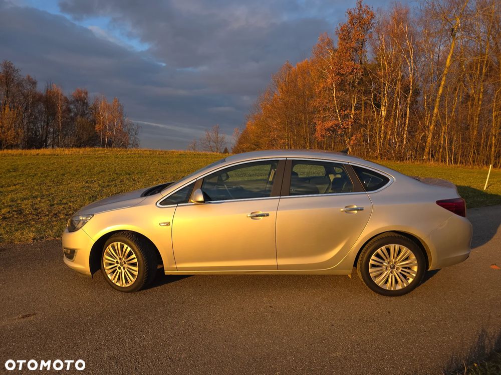 Opel Astra 1.4 T Cosmo - 7