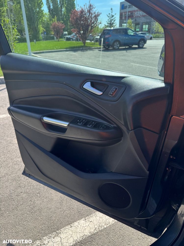 Ford Kuga 2.0 TDCi 4WD Powershift Vignale - 16