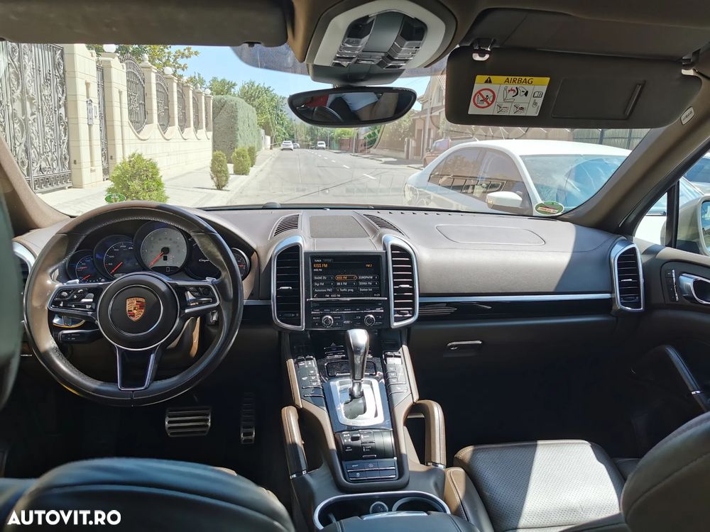 Porsche Cayenne 4.2 L S - 10