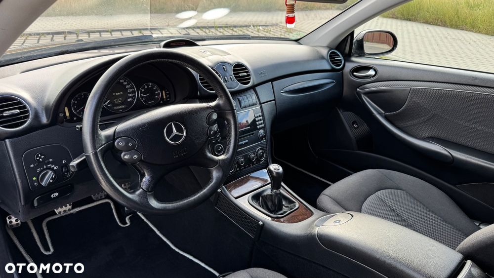 Mercedes-Benz CLK - 19