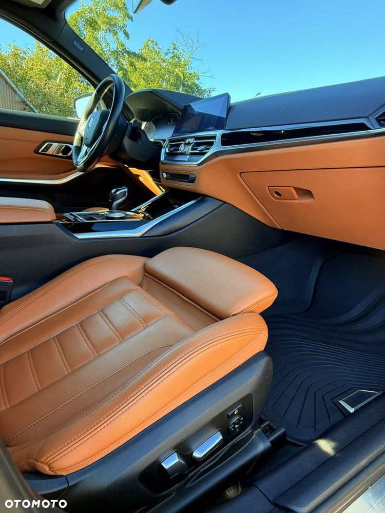 BMW Seria 3 330i xDrive - 35