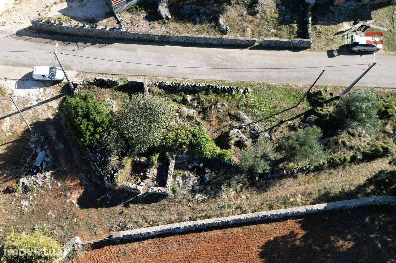 Moradia para Restauro com 1920 m² de Terreno | Penedos Belos, Porto... - Grande imagem: 4/19