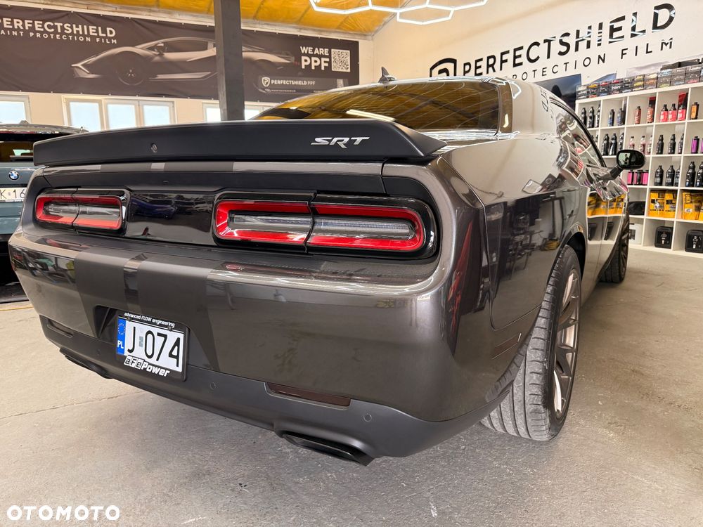 Dodge Challenger - 5