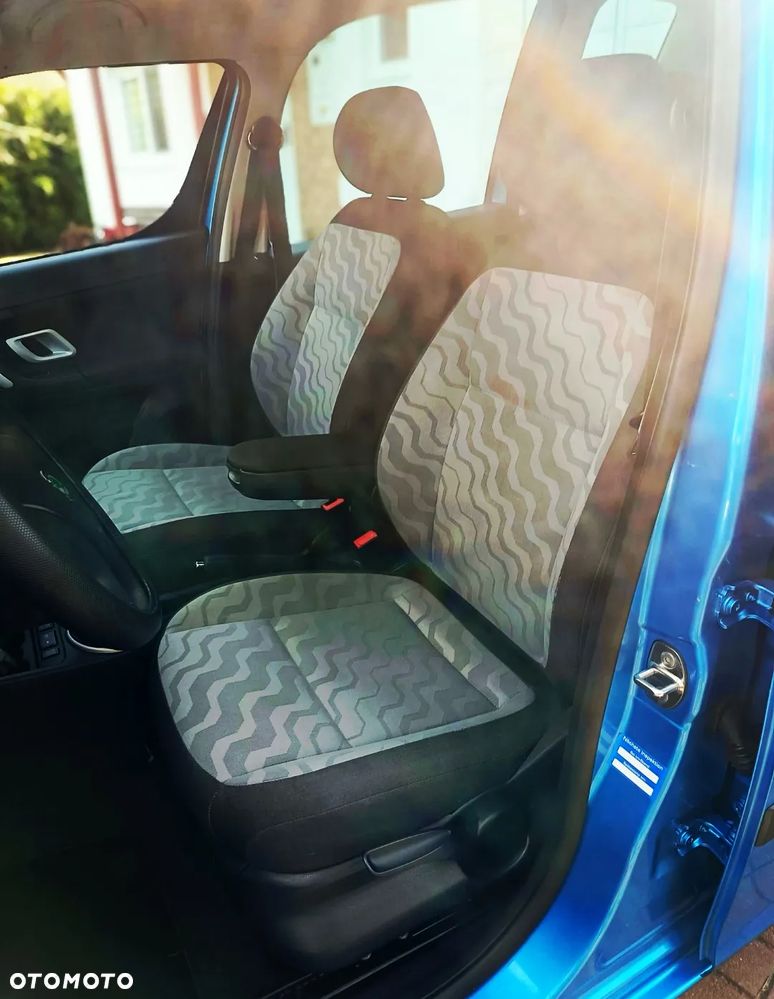 Skoda Roomster 1.6 16V Comfort PLUS EDITION - 12