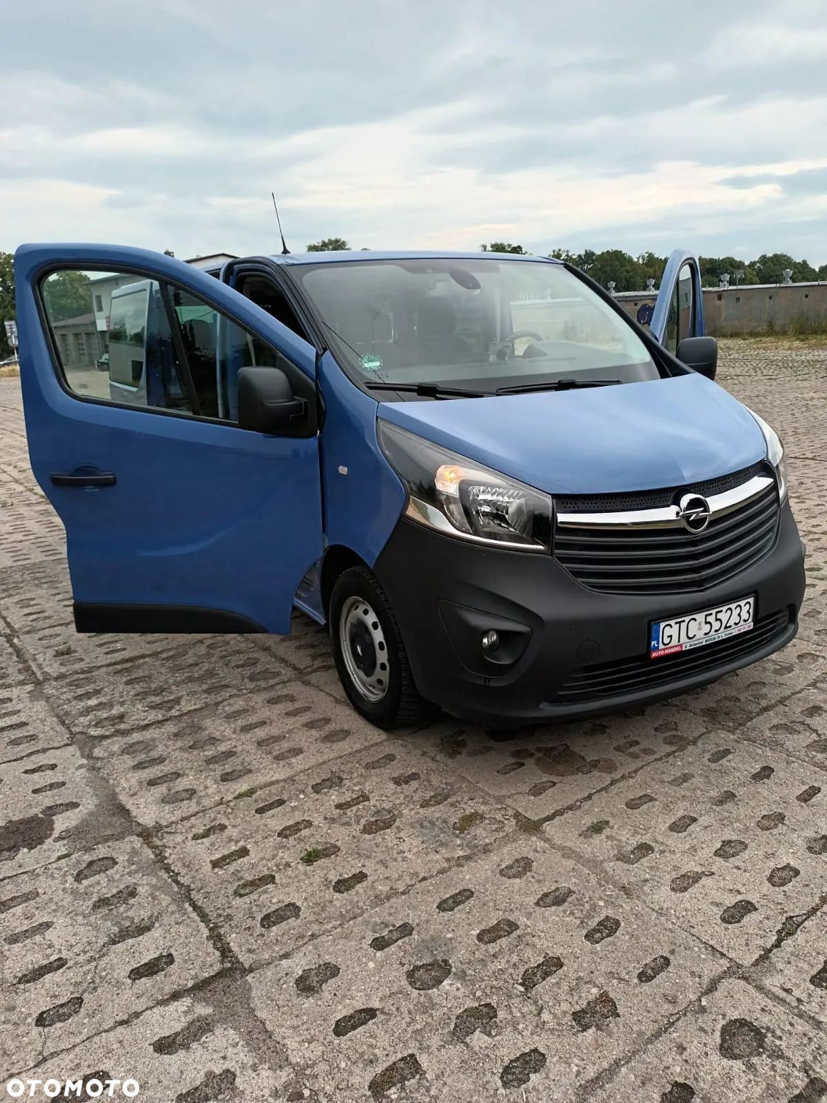 Opel Vivaro - 1