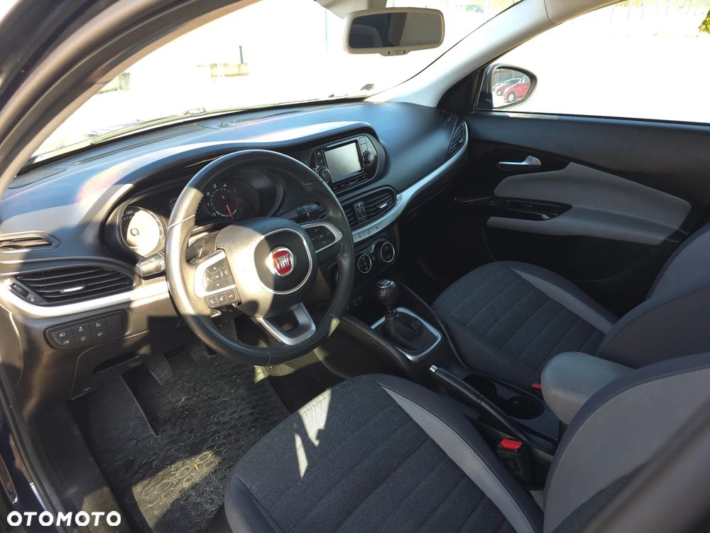 Fiat Tipo 1.6 MultiJet 16v Lounge - 21