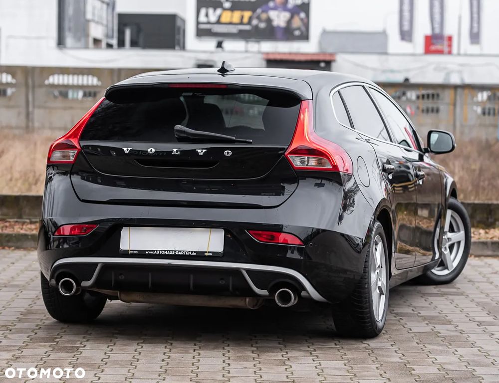 Volvo V40 D2 R Design - 11