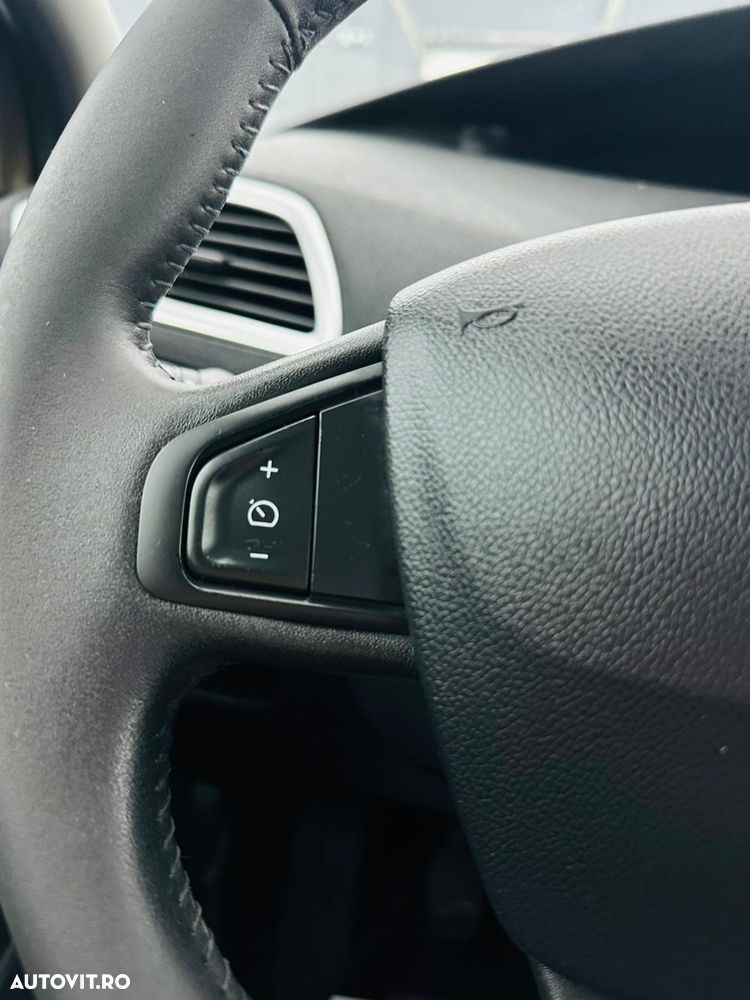 Renault Grand Scenic dCi 110 FAP Dynamique - 28