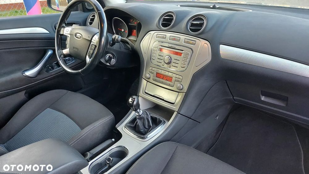 Ford Mondeo 1.8 TDCi Gold X - 13