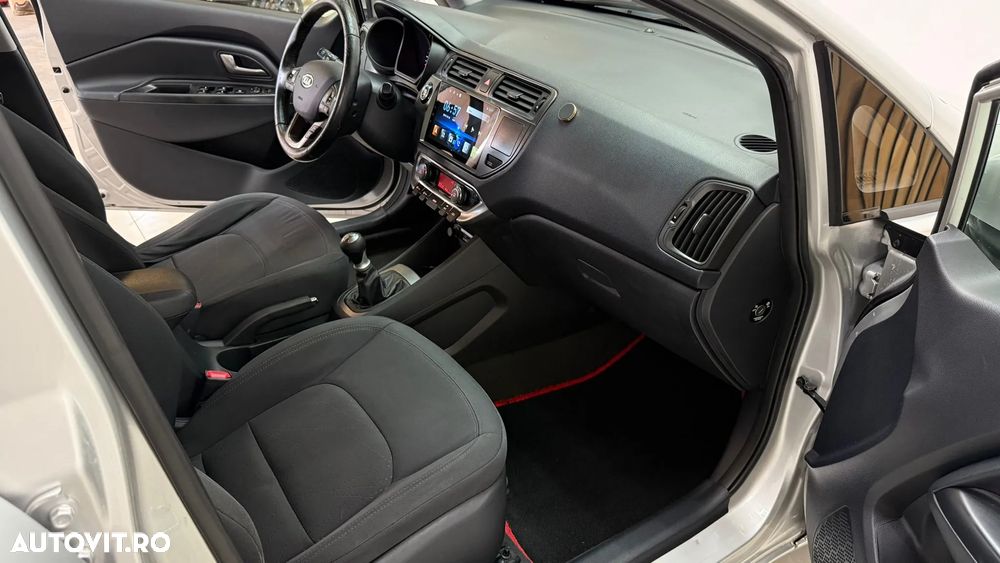 Kia Rio - 8