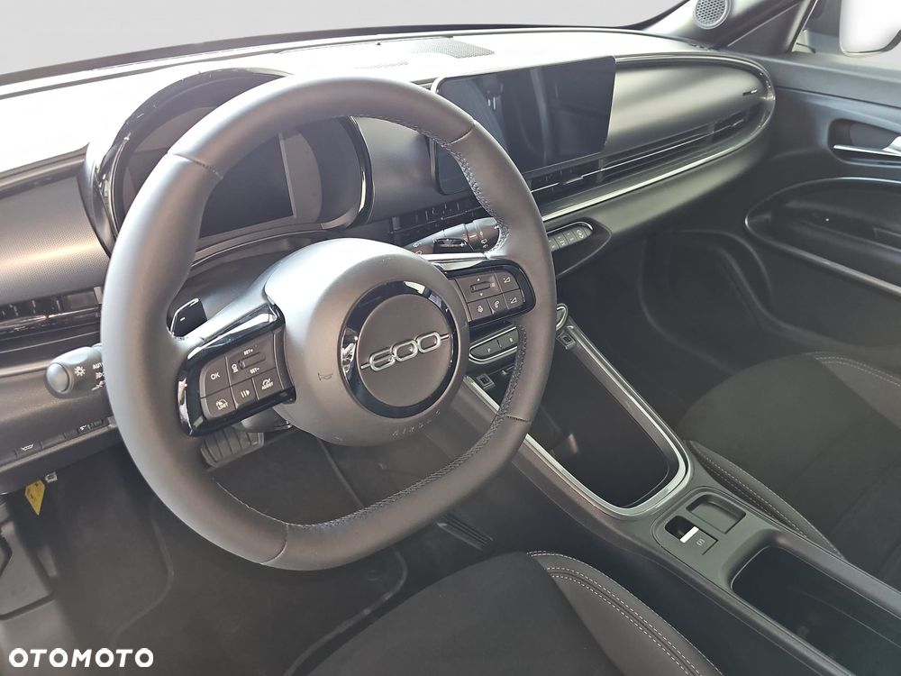 Fiat 600 1.2 Turbo Sport eDCT - 13
