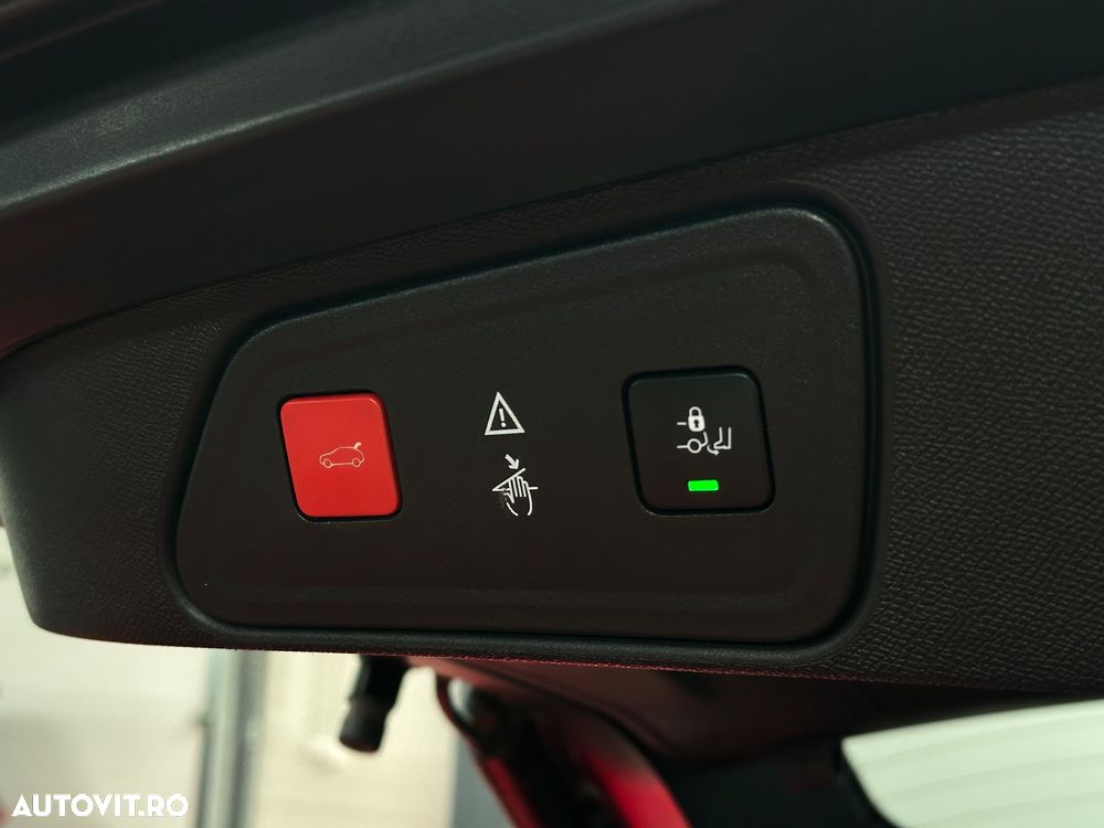 Peugeot 3008 PHEV EAT8 4X4 GT Pack - 32