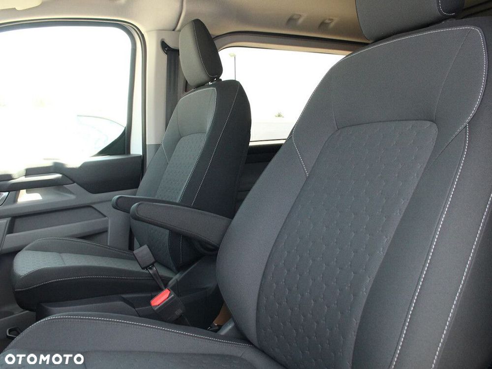 Ford Tourneo Custom - 10