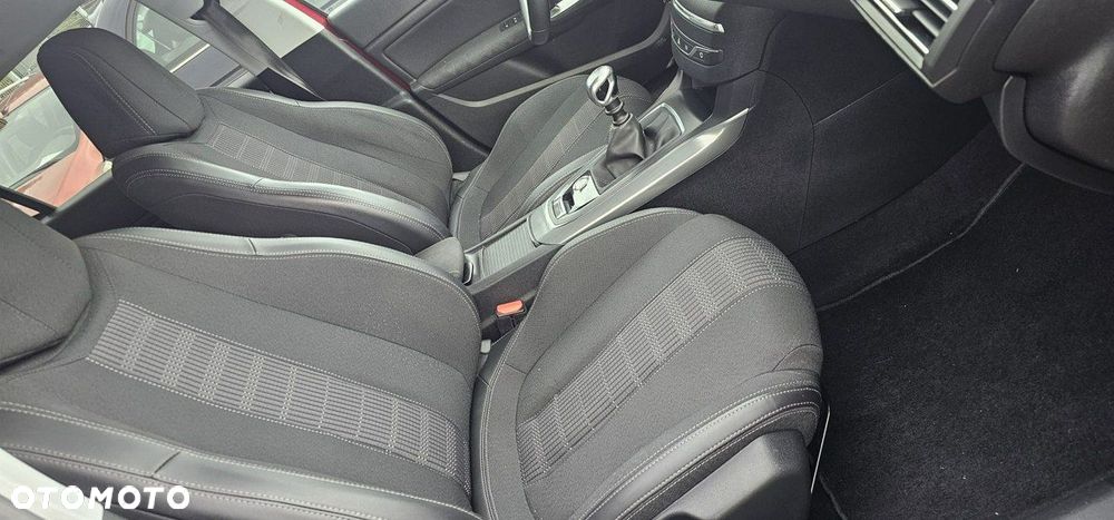 Peugeot 308 - 23