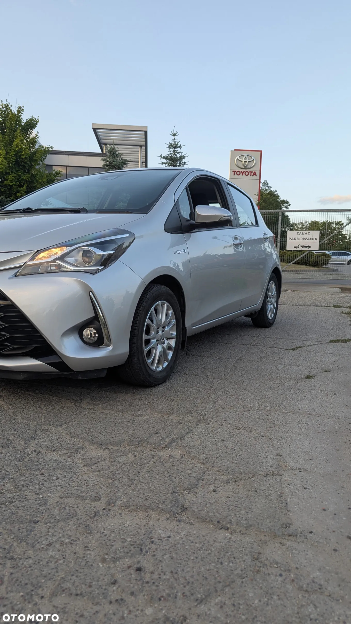 Toyota Yaris Hybrid 100 Dynamic - 2