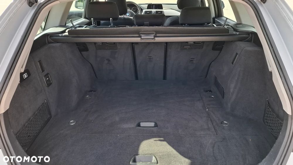 BMW Seria 3 318d Touring - 9