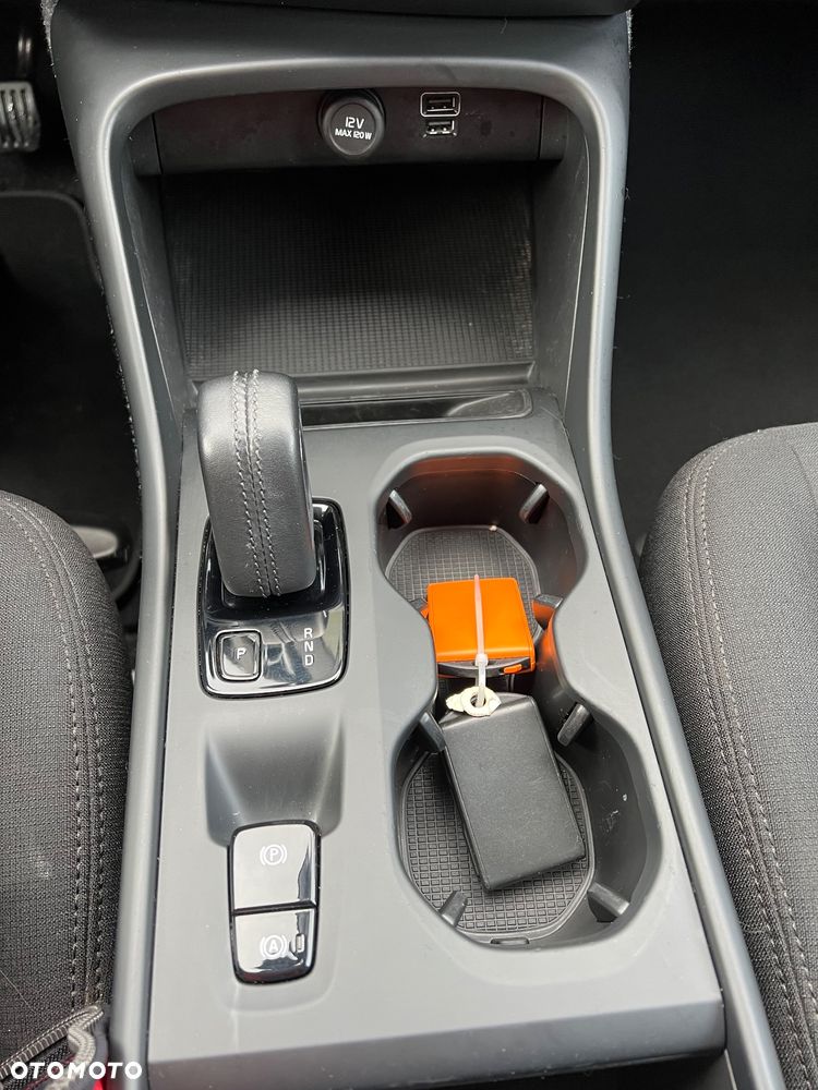 Volvo XC 40 T3 Geartronic Momentum Pro - 26