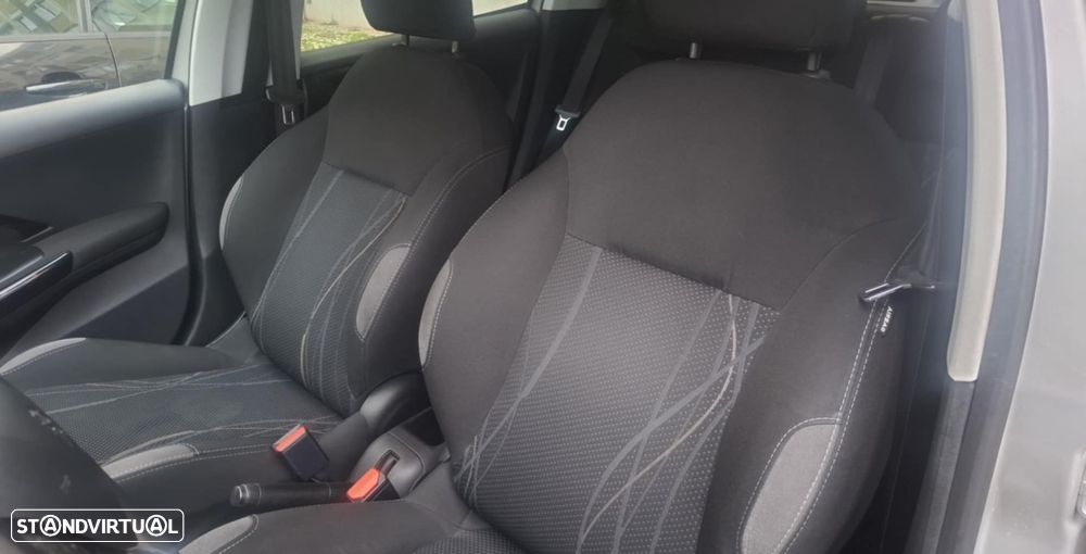 Peugeot 208 1.2 PureTech Access - 13