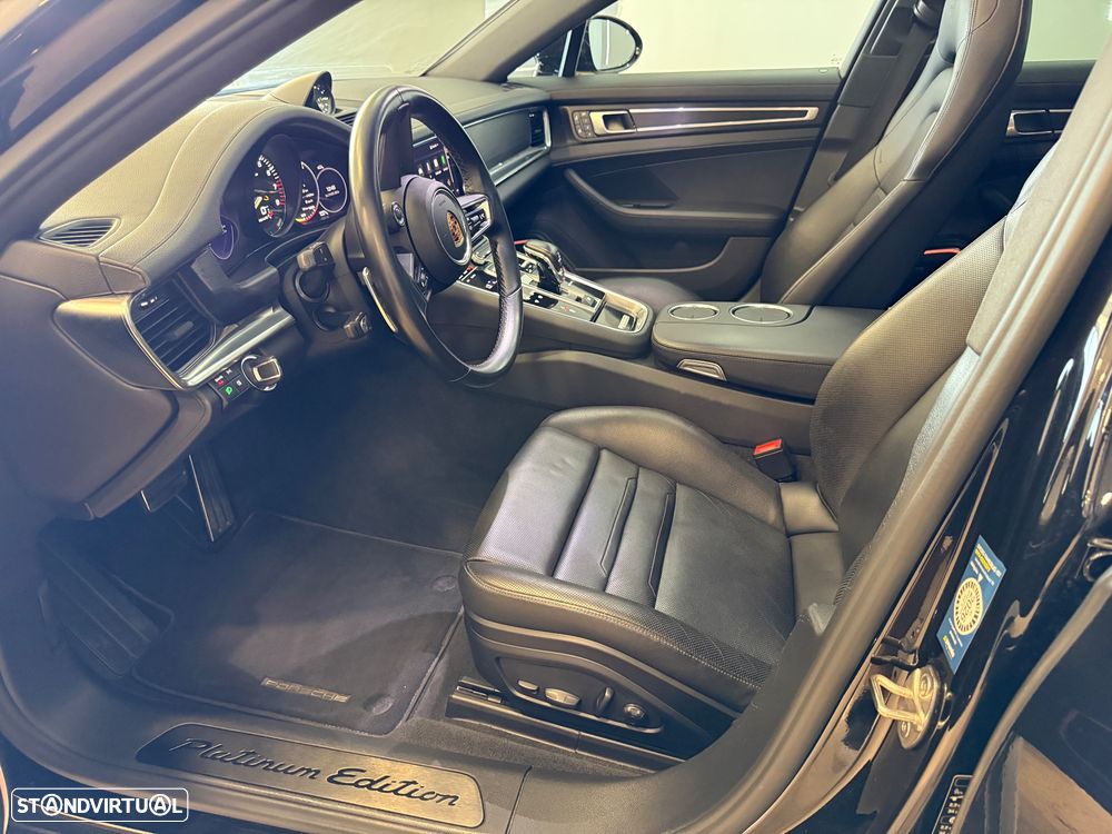 Porsche Panamera 4 E-Hybrid Platinum Edition com PDLS - 26