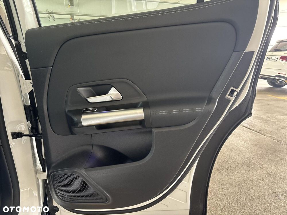 Mercedes-Benz GLA - 22