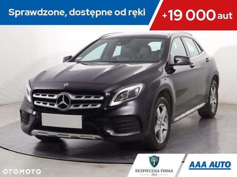 Mercedes-Benz GLA - 2