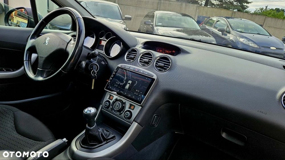 Peugeot 308 - 8