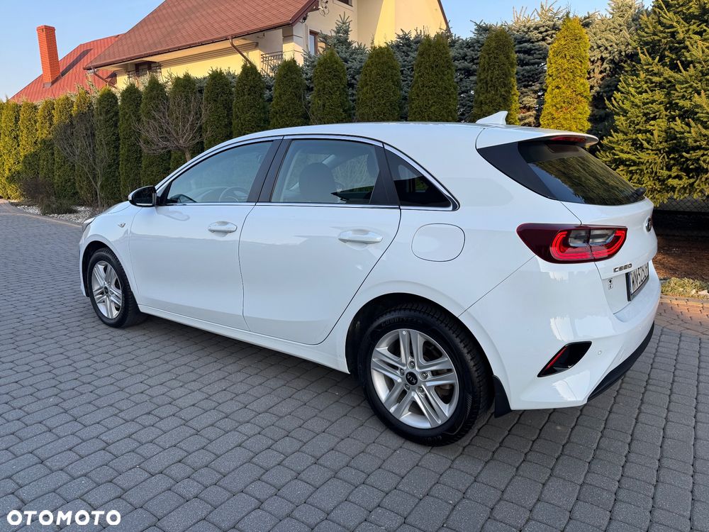 Kia Ceed 1.6 CRDi mHEV M - 19