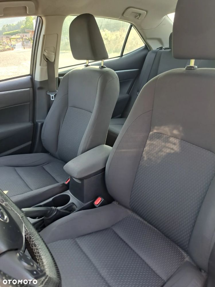 Toyota Corolla 1.4 D-4D Active - 12