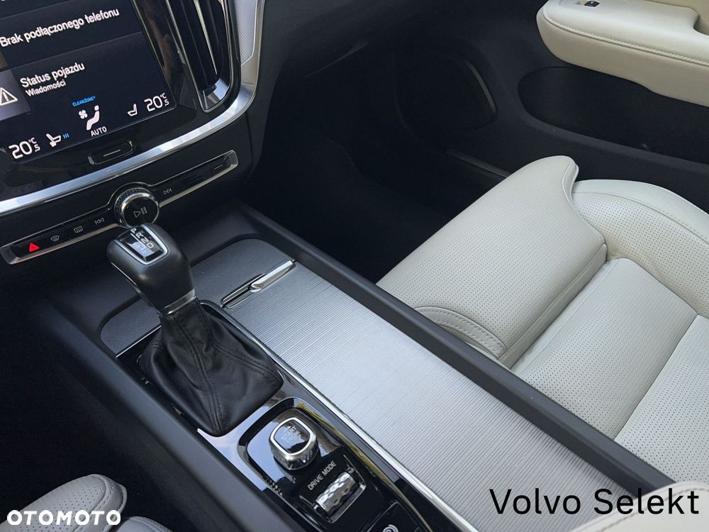Volvo V60 Cross Country - 17
