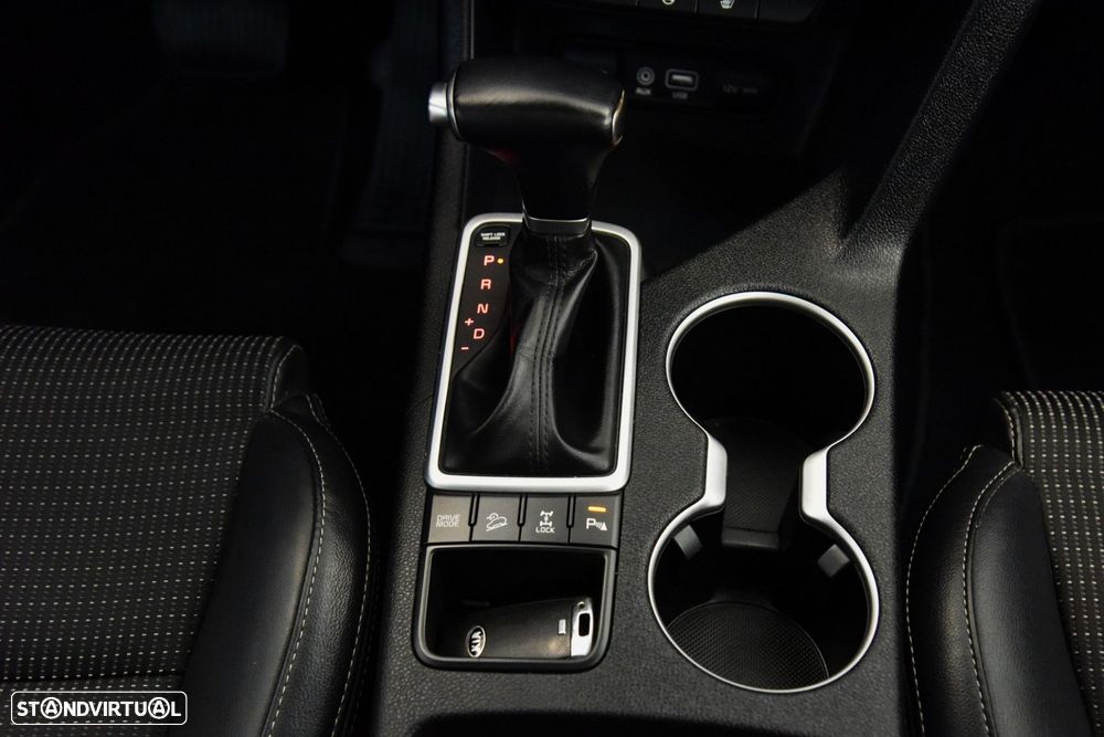 Kia Sportage 2.0 CRDI 4WD GT Line Aut. - 24