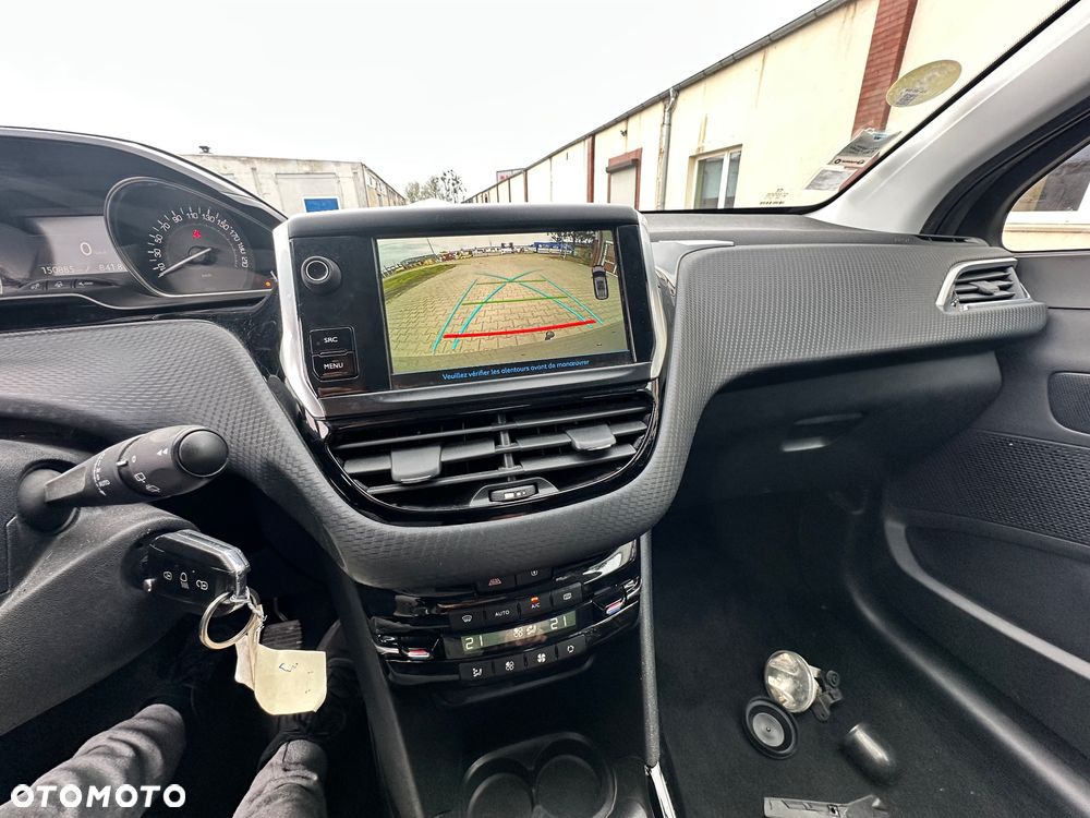 Peugeot 2008 BlueHDi 100 STOP & START Allure - 32