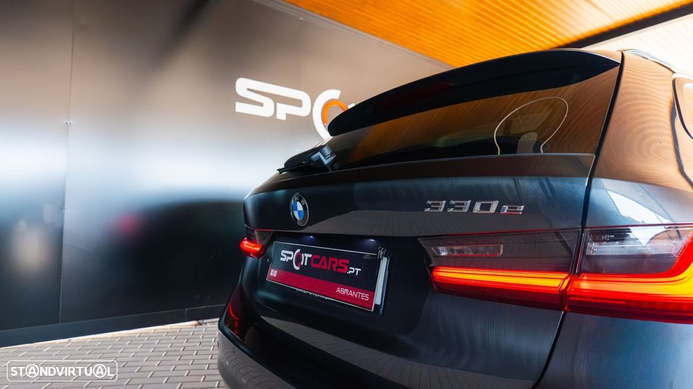 BMW 330 e Touring Corporate Edition Auto - 31
