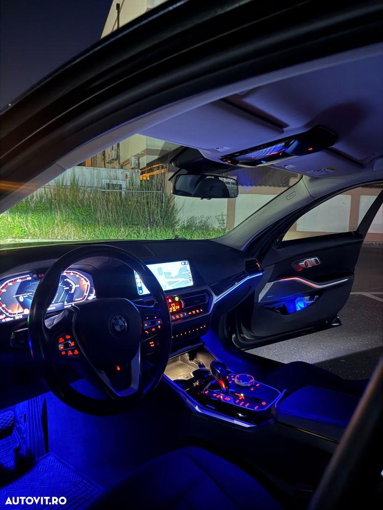 BMW Seria 3 320i AT - 8